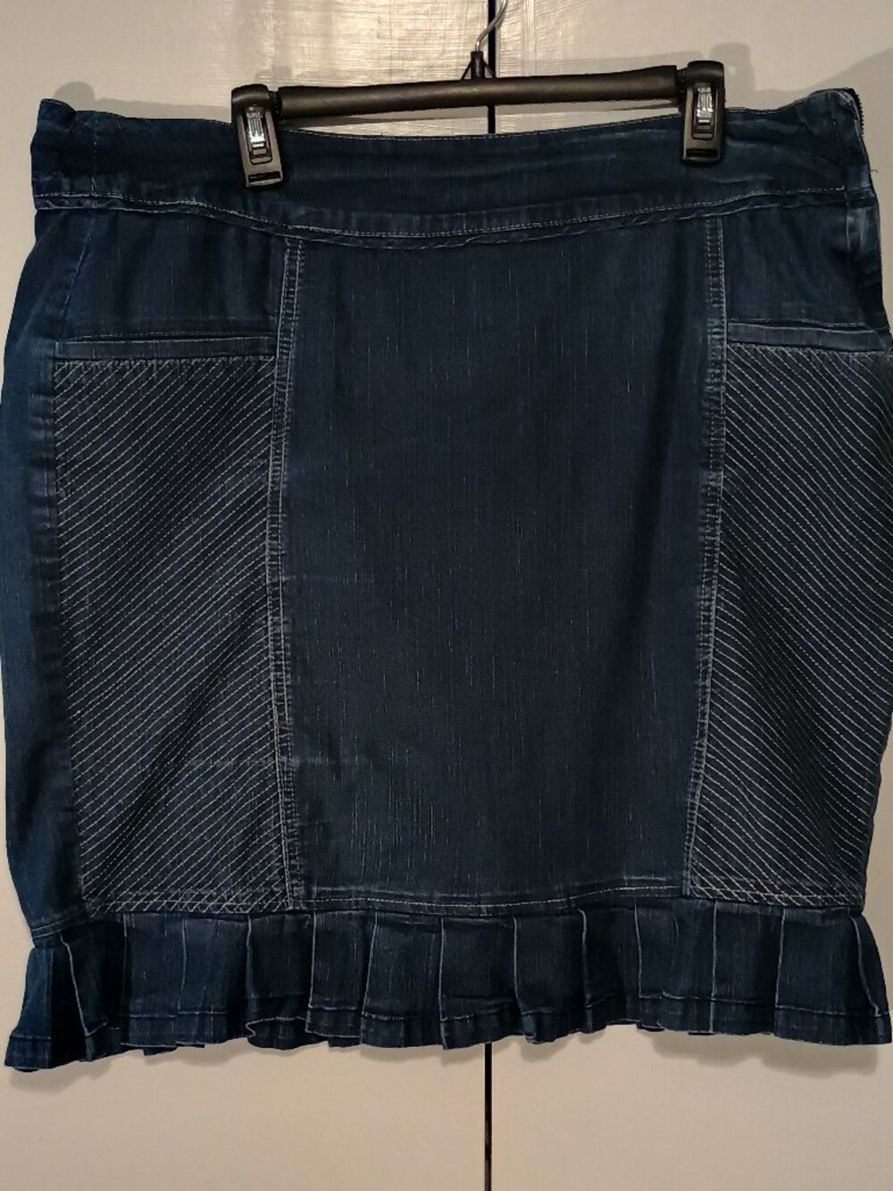 Ashley Stewart Denim Mini Skirt 20W Plus Size Dark Wash Ruffle Hem Stretch Jean - Picture 2 of 7